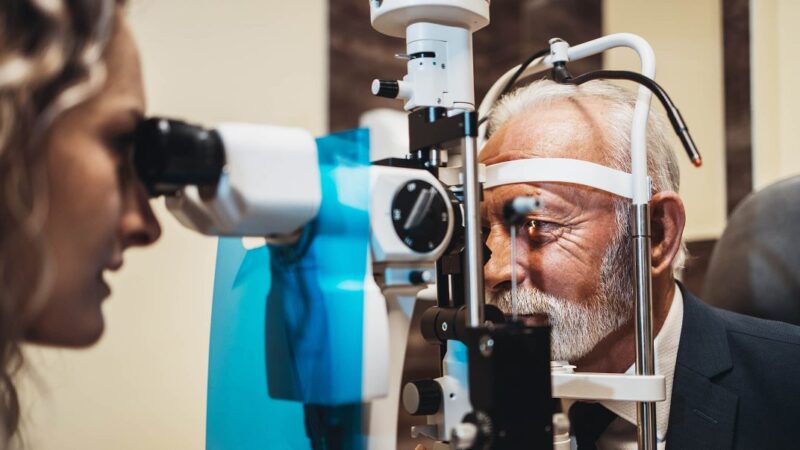 Macular Degeneration Treatment: How Is It Done?