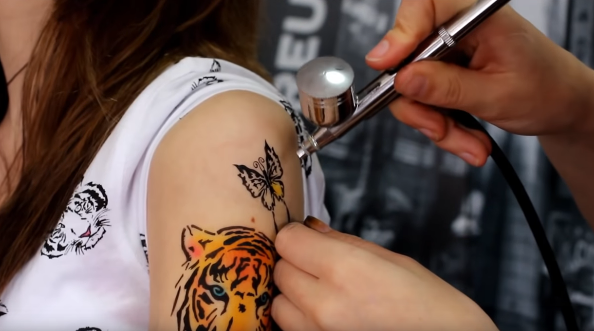 Kids Can Now Have Fun with Airbrush Tattoos 1 Kids Can Now Have Fun with Airbrush Tattoos